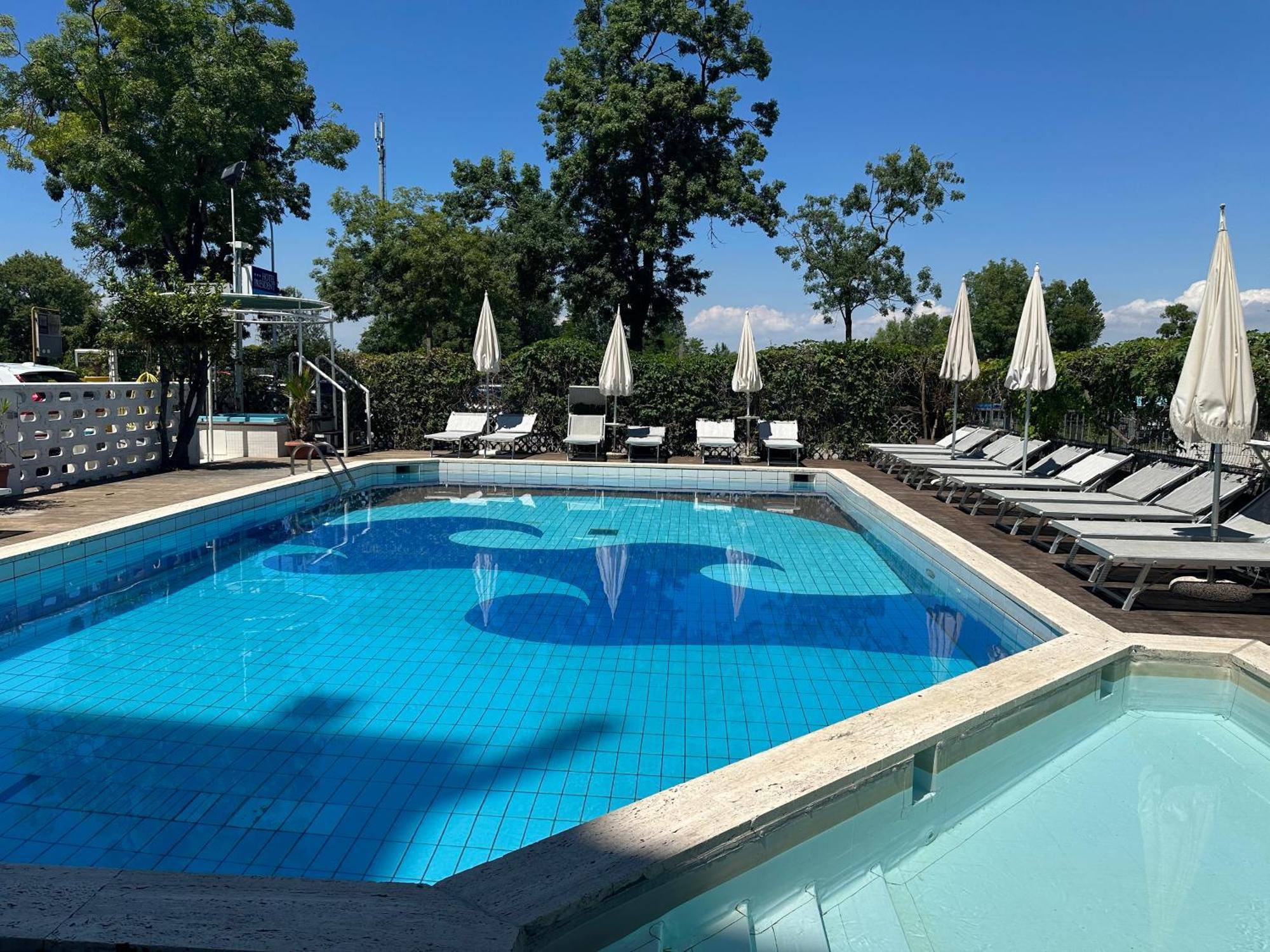 Hotel President Лідо-ді-Єзоло Екстер'єр фото